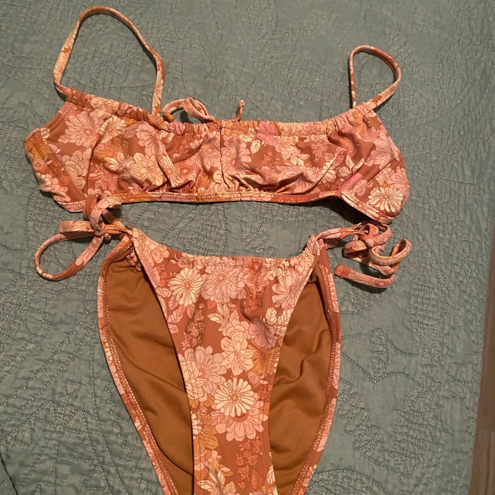 NEED TO SELL ASAP!!! Swim set from target. Pink and brown floral style.